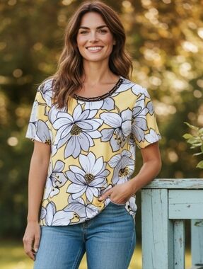 Alfred Dunner Cotton Yellow Floral Short-Sleeve Tee with Gray & White Blooms